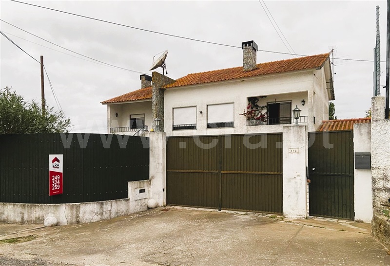 Moradia T4 / Tomar, São Pedro de Tomar