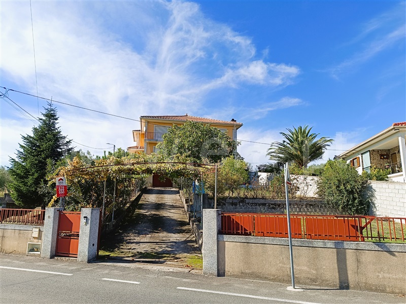 Moradia T4 / Valpaços, Valpaços e Sanfins