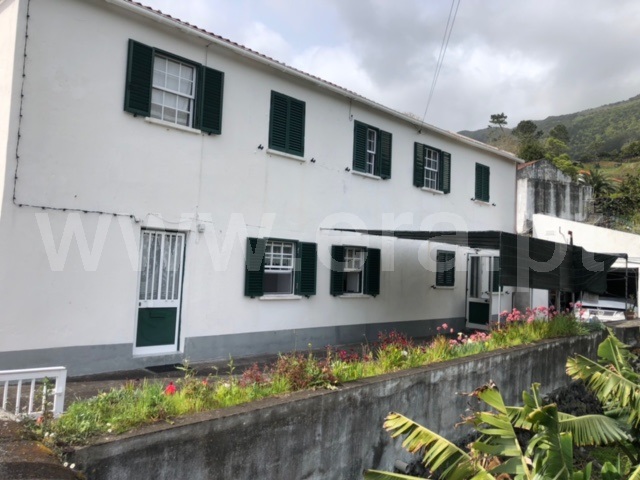 Moradia T4 / Velas, Urzelina (São Mateus)