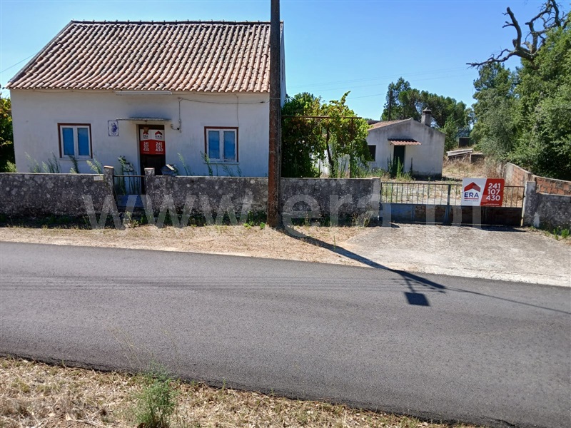 Moradia T4 / Vila Nova da Barquinha, Madeiras