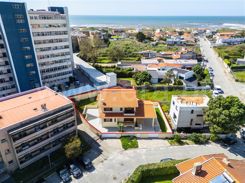 Moradia T4 / Vila Nova de Gaia, G1 - Moutadas