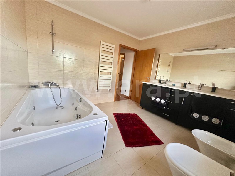 Moradia T4 com Jardim Vila Real, Andrães - 1396713 - 41