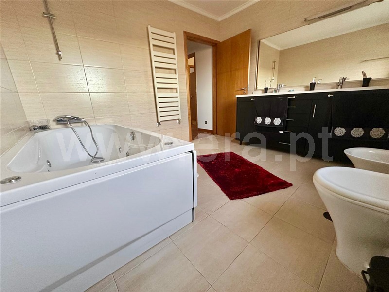 Moradia T4 com Jardim Vila Real, Andrães - 1396713 - 50