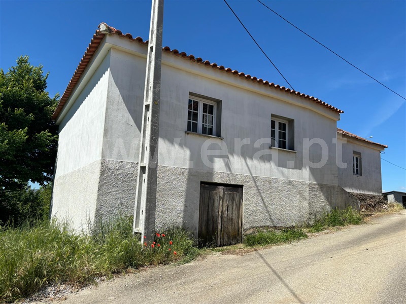 Moradia T4 / Vinhais, Tuizelo