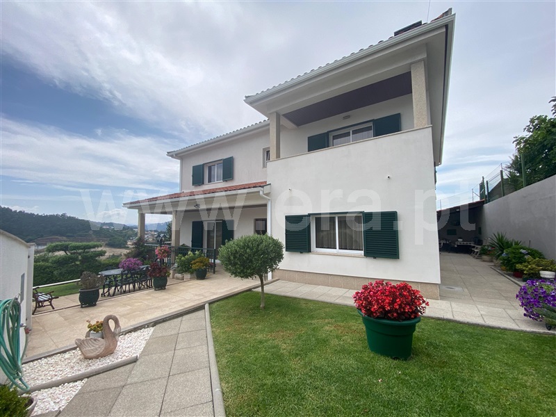Moradia T5 / Amarante, Amarante (São Gonçalo), Madalena, Cepelos e Gatão