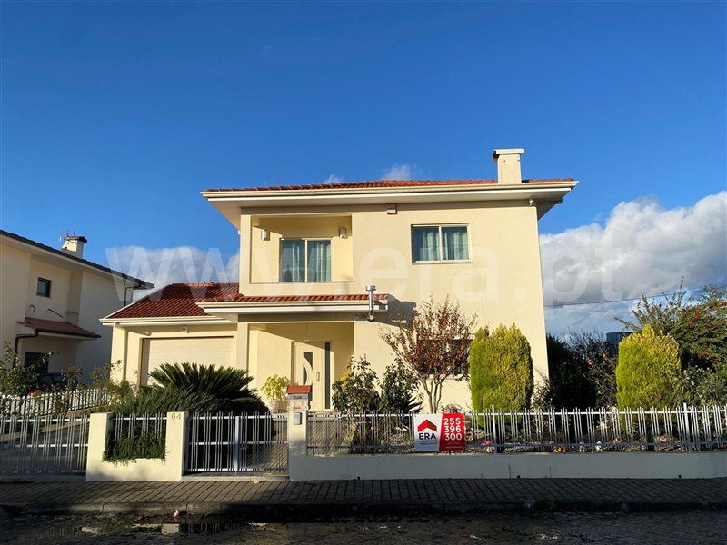 Moradia T5 / Amarante, Freixo de Cima e de Baixo