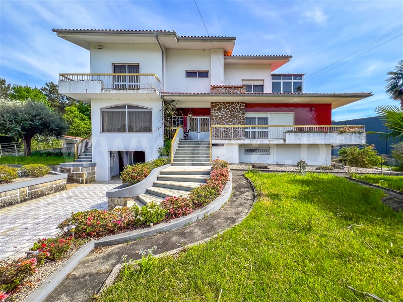 Moradia T5 / Barcelos, Roriz