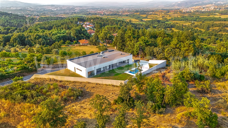 Moradia T5 / Chaves, São Pedro de Agostém