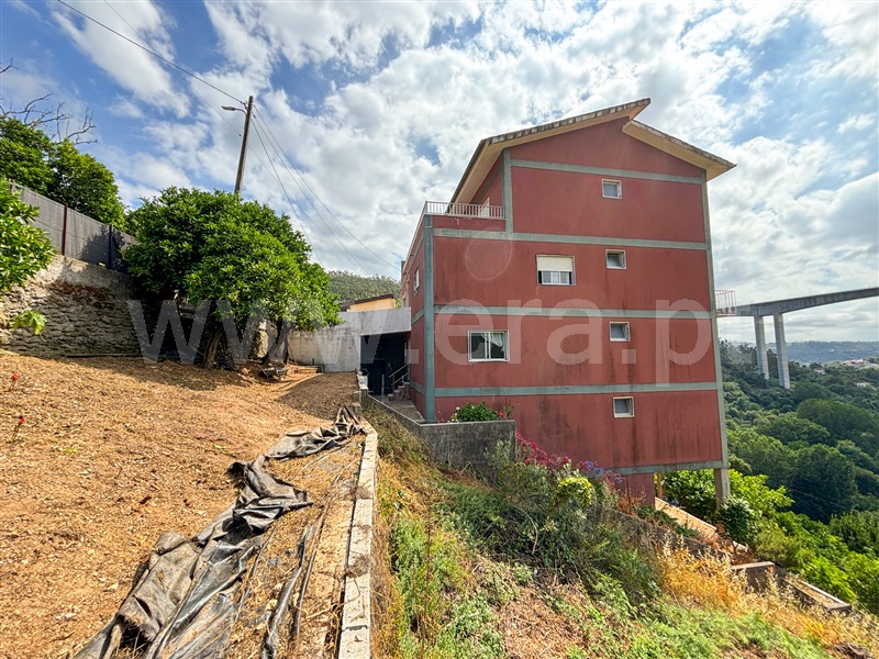 Moradia T5 em Ceira, €250.000