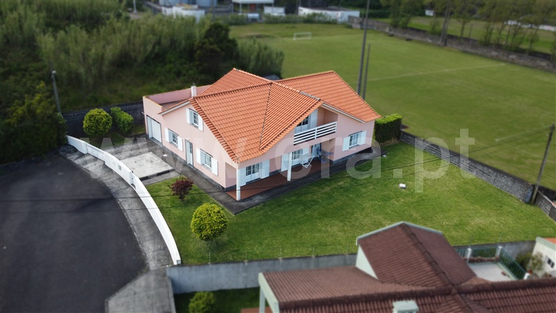 Moradia T5 em Horta (Angústias), €475.000