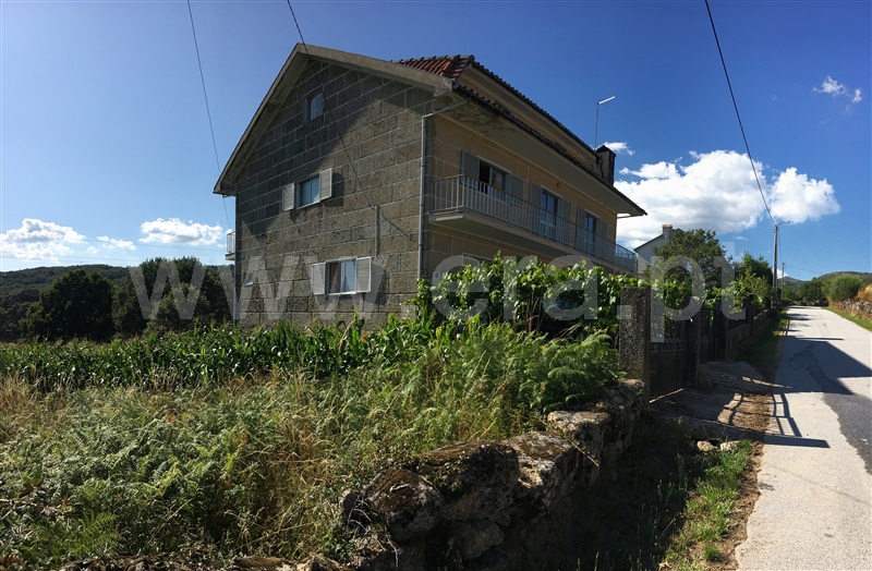 Moradia T5 Montalegre, Sezelhe e Covelães - 1180177 - 2