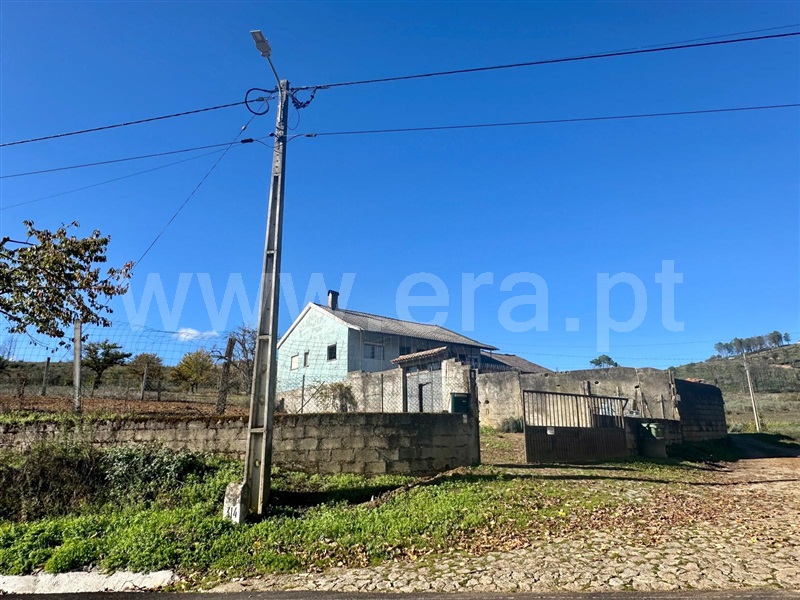 Moradia T5 / Murça, Jou