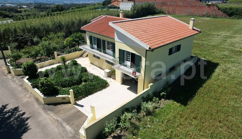 Moradia T5 / Óbidos, Usseira