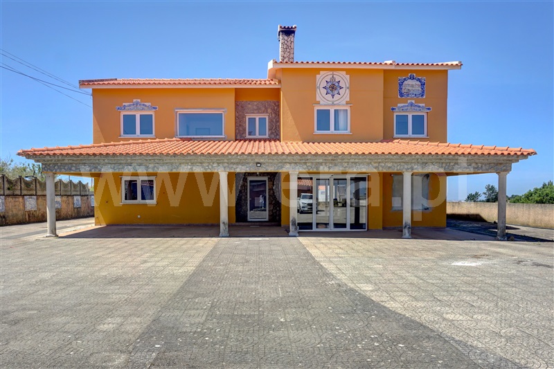 Moradia T5 / Óbidos, Usseira
