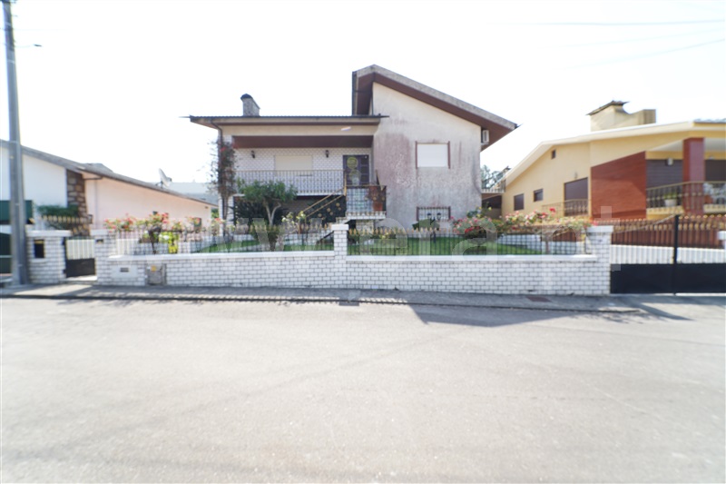 Moradia T5 / Oliveira de Azeméis, São Roque