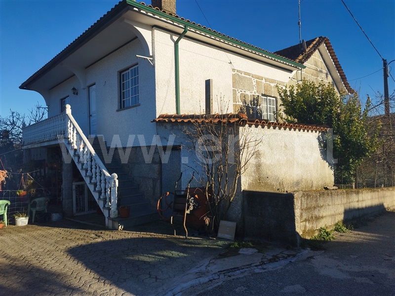 Moradia T5 / Oliveira do Hospital, Lajeosa