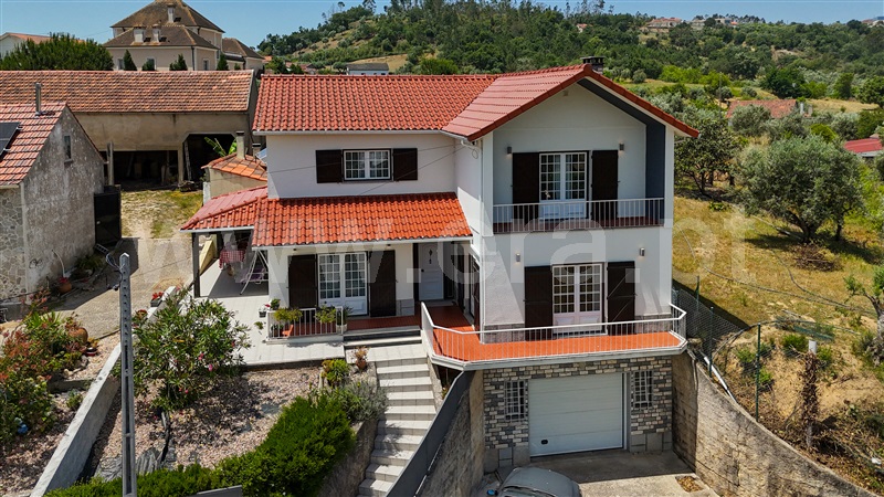 Moradia T5 / Ourém, Gondemaria e Olival