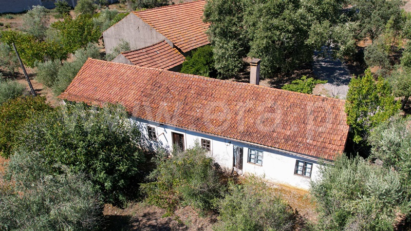 Moradia T5 à venda em Nossa Senhora das Misericórdias, €115.000