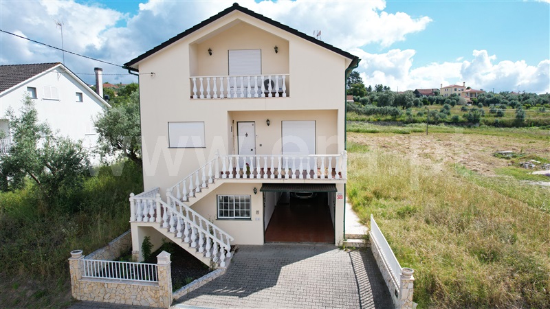 Moradia T5 / Ourém, Urqueira
