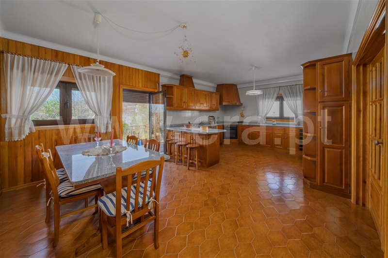 Moradia T5 Paços de Ferreira, Sanfins Lamoso Codessos - 1452800 - 1