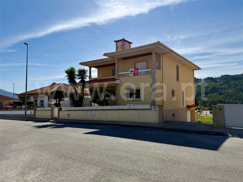 Moradia T5 / Póvoa de Lanhoso, Póvoa de Lanhoso (Nossa Senhora do Amparo)