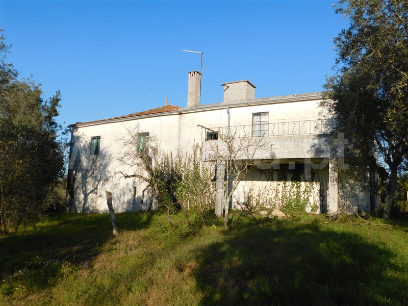 Moradia T5 / Seia, Sameice e Santa Eulália