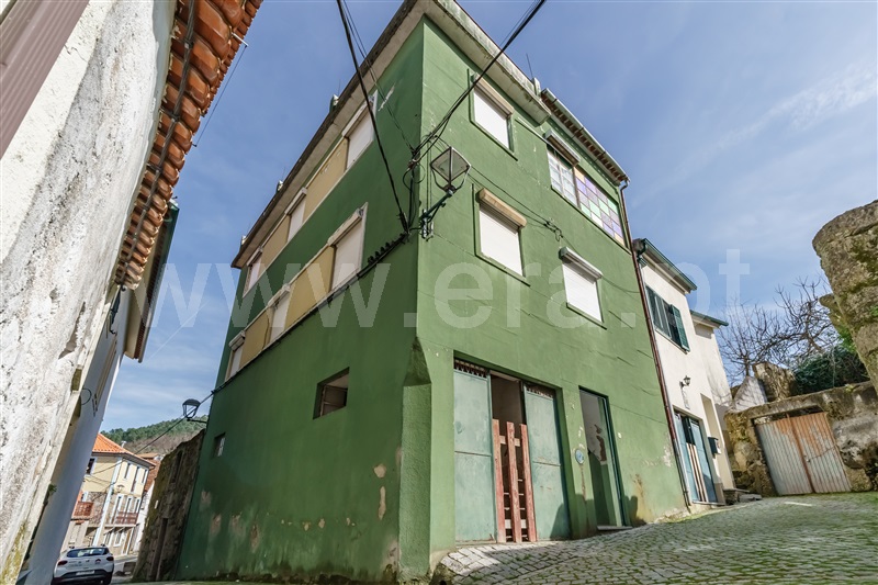 Moradia T5 / Seia, São Romão