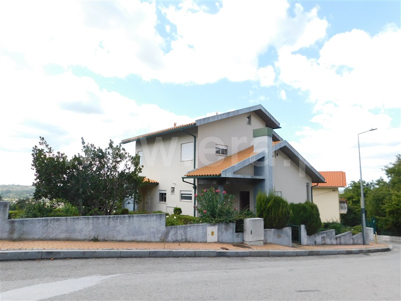 Moradia T5 / Seia, Seia, São Romão e Lapa dos Dinheiros