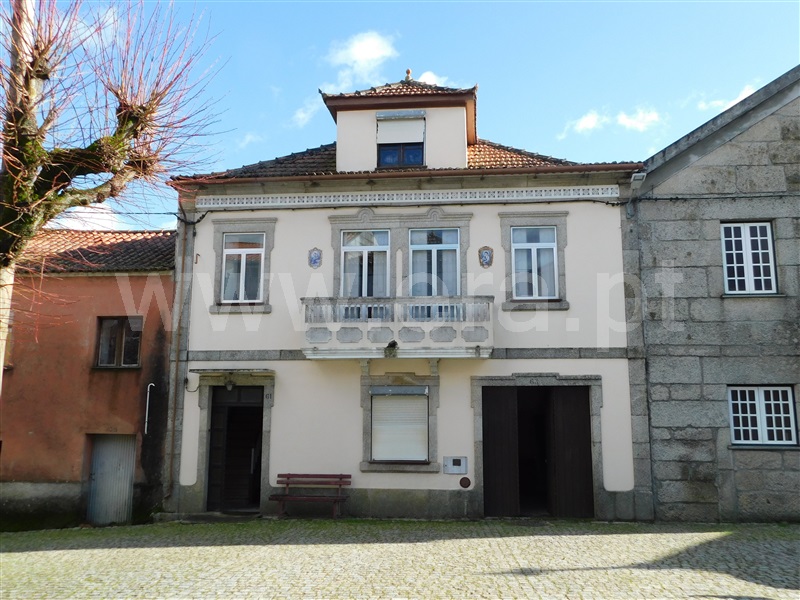 Moradia T5 / Seia, Tourais e Lajes