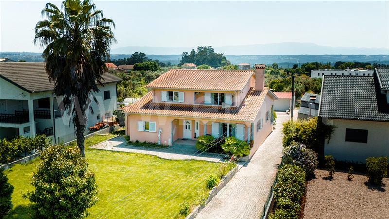 Moradia T5 / Tondela, Lajeosa do Dão