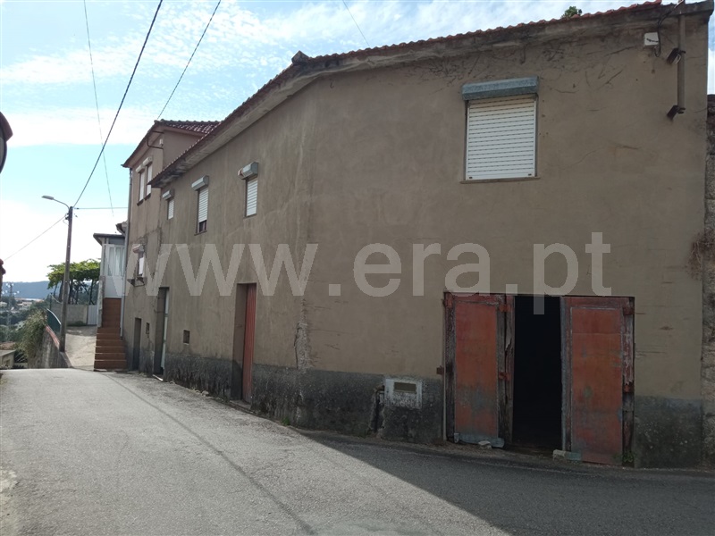 Moradia T5 / Vale de Cambra, Roge