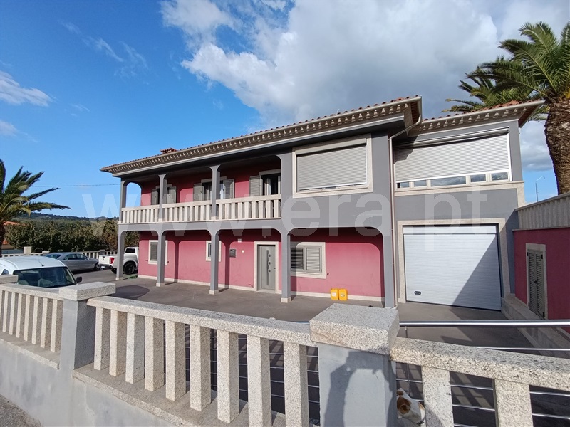 Moradia T5 / Valpaços, Santiago da Ribeira de Alhariz