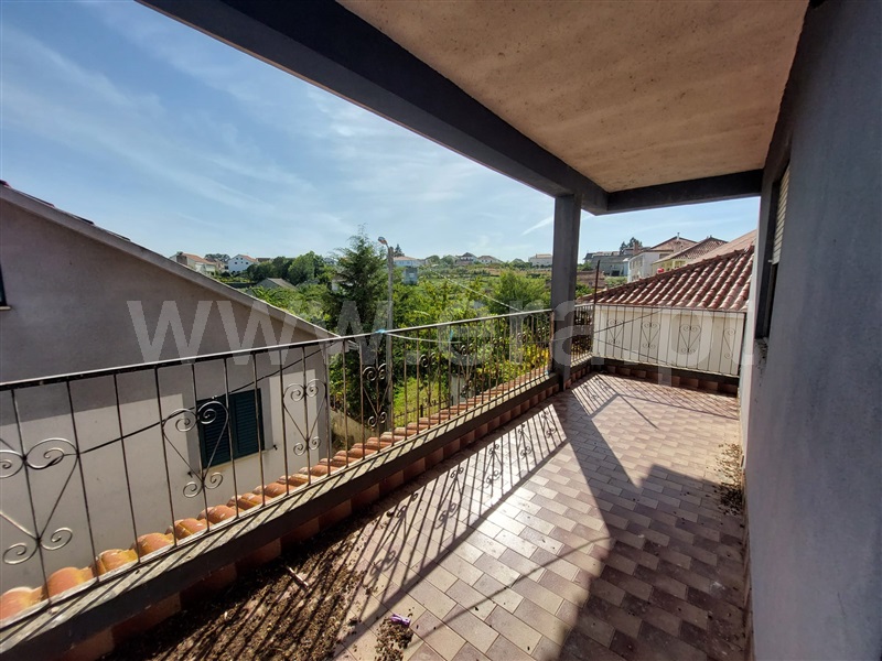 Moradia T6 / Bragança, Coelhoso