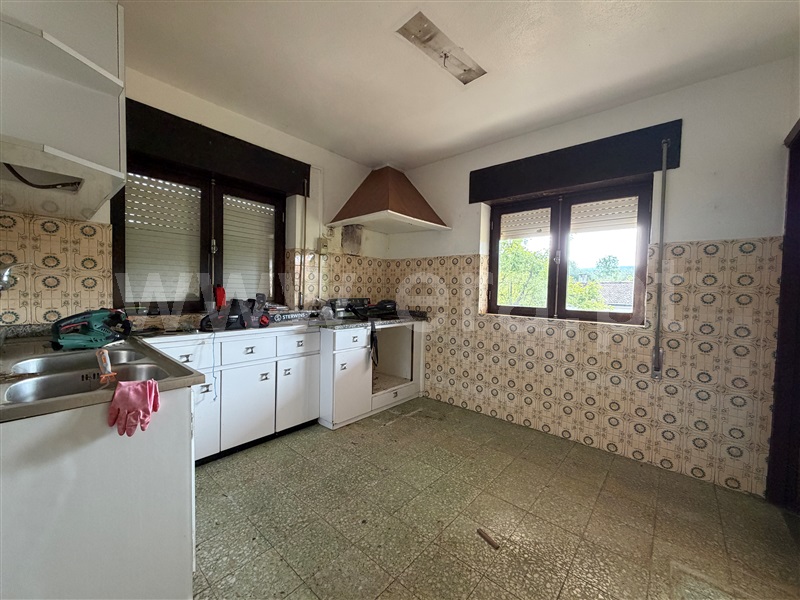 Moradia T6+ à venda em Santa Cruz/Trindade e Sanjurge, Chaves — foto 4