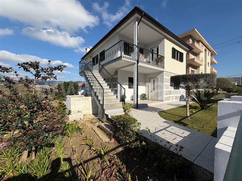 Moradia T6 / Guimarães, Aldão