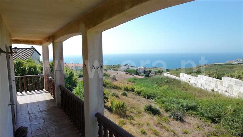 Moradia T6+ à venda em Lourinhã e Atalaia, €499.000