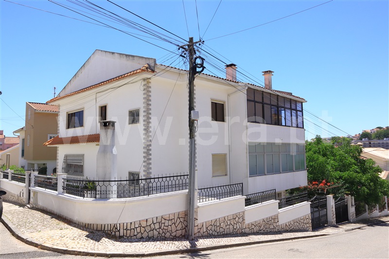 Moradia T6 / Odivelas, Ramada e Caneças