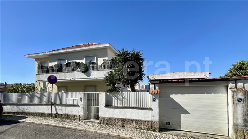 Moradia T6 / Oeiras, Algés, Linda-a-Velha e Cruz Quebrada-Dafundo