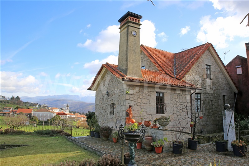 Moradia T6 / Oliveira do Hospital, Santa Ovaia e Vila Pouca da Beira