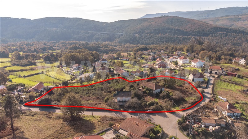Moradia T6 / Paredes de Coura, Romarigães