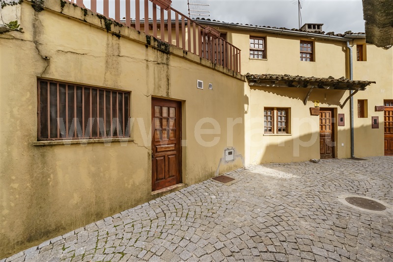 Moradia T6 / Seia, Sabugueiro