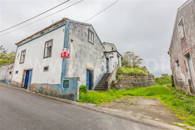 Moradia T6 / Vila Franca do Campo, Água de Alto