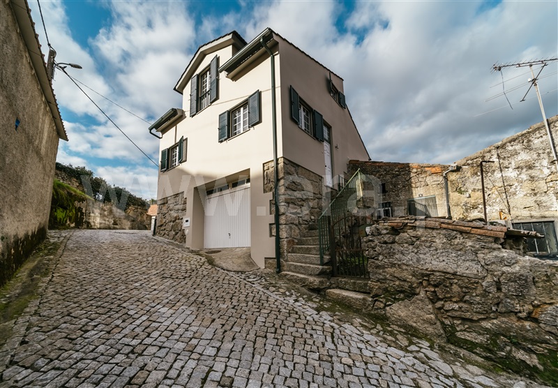 Moradia T7 / Gouveia, Rio Torto e Lagarinhos