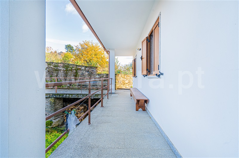 Moradia T6+ à venda em Santalha, Vinhais — foto 2