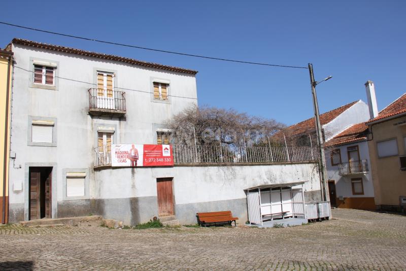Moradia T8 / Castelo Branco, Mata