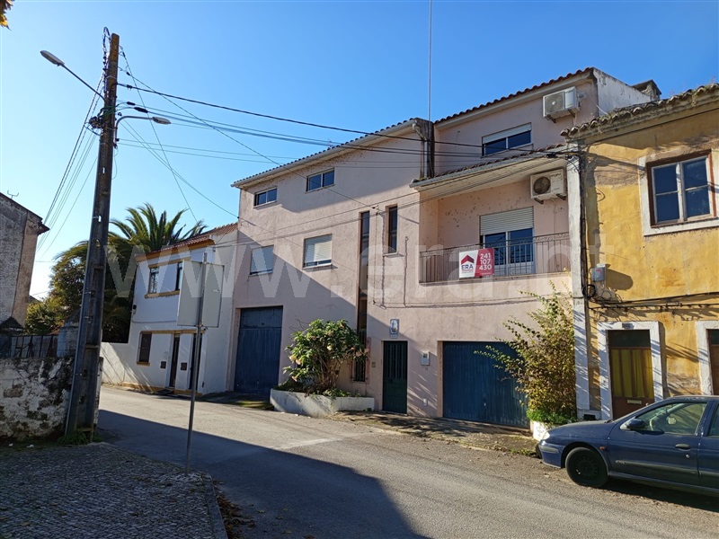 Moradia T9 / Abrantes, Rossio ao Sul do Tejo