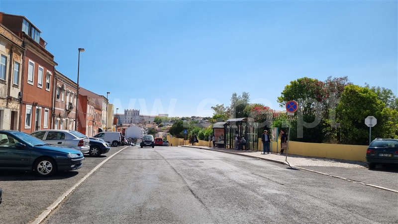 Moradia T9 / Lisboa, Ajuda
