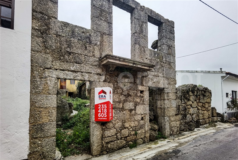 Moradia / Tábua, Oliveira de Fazemão