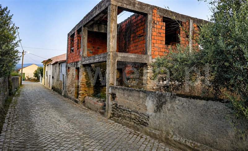 Moradia / Tábua, Pinheiro de Coja e Meda de Mouros