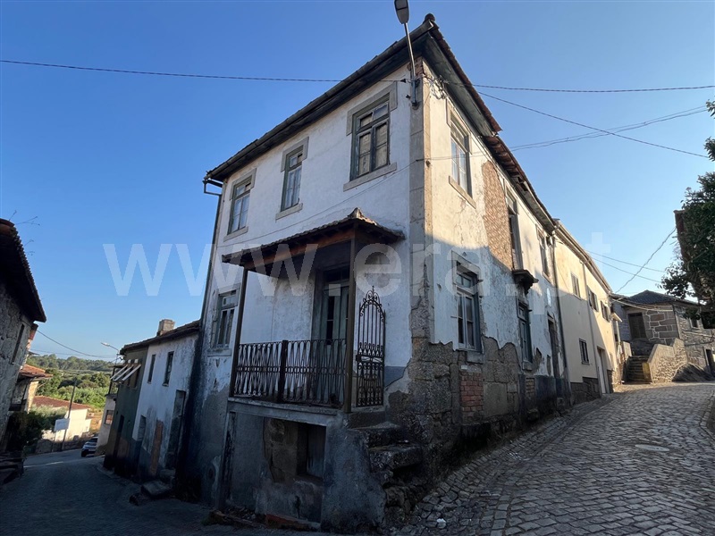 Moradia / Tondela, São Miguel do Outeiro e Sabugosa